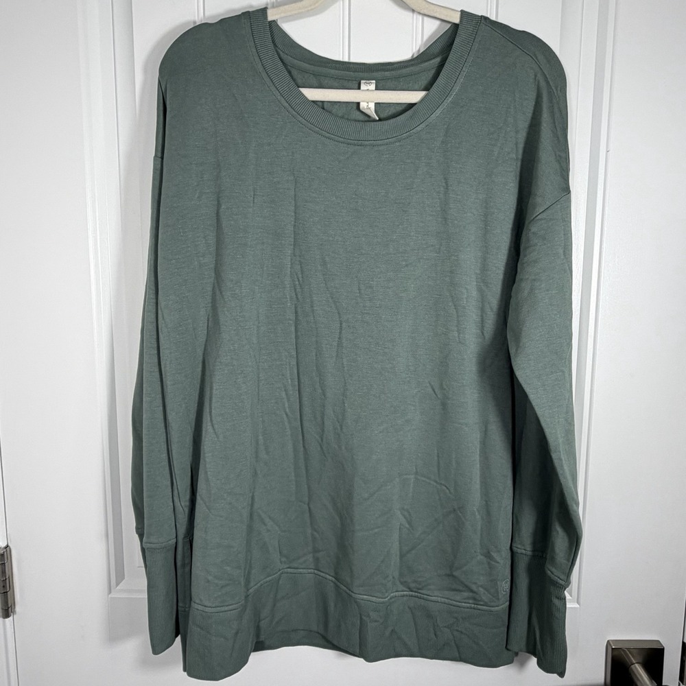 We Wander Sage Green Oversized Pullover Sweatshirt Crewneck Relaxed Size M